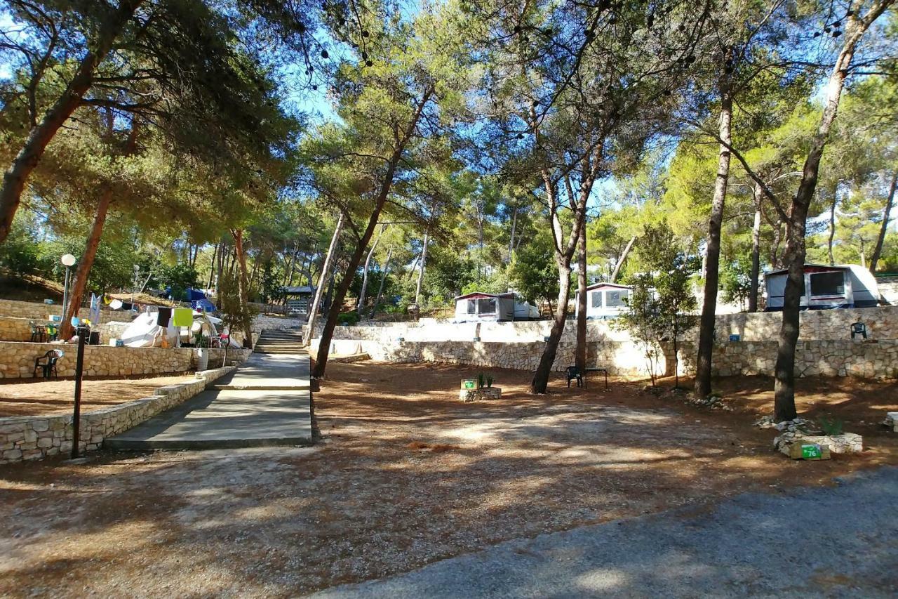 Kamp Vira Mobile Homes Χβαρ Εξωτερικό φωτογραφία