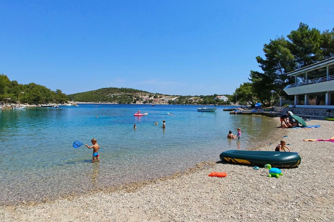 Kamp Vira Mobile Homes Χβαρ Εξωτερικό φωτογραφία